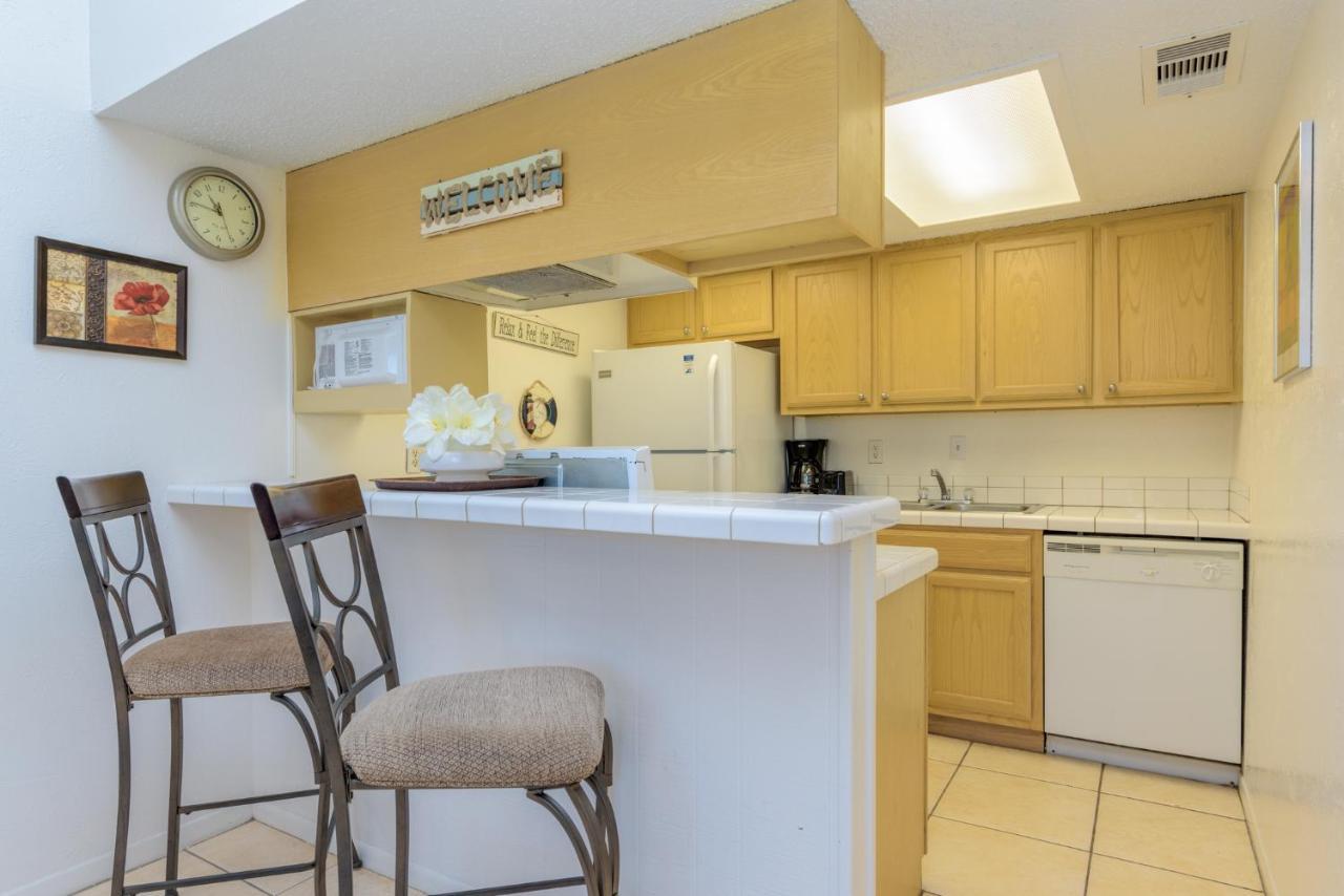 Tiki 202 Apartment Саут Падре Алънд Екстериор снимка