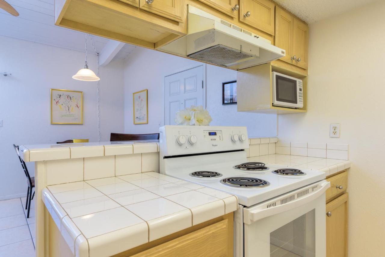 Tiki 202 Apartment Саут Падре Алънд Екстериор снимка